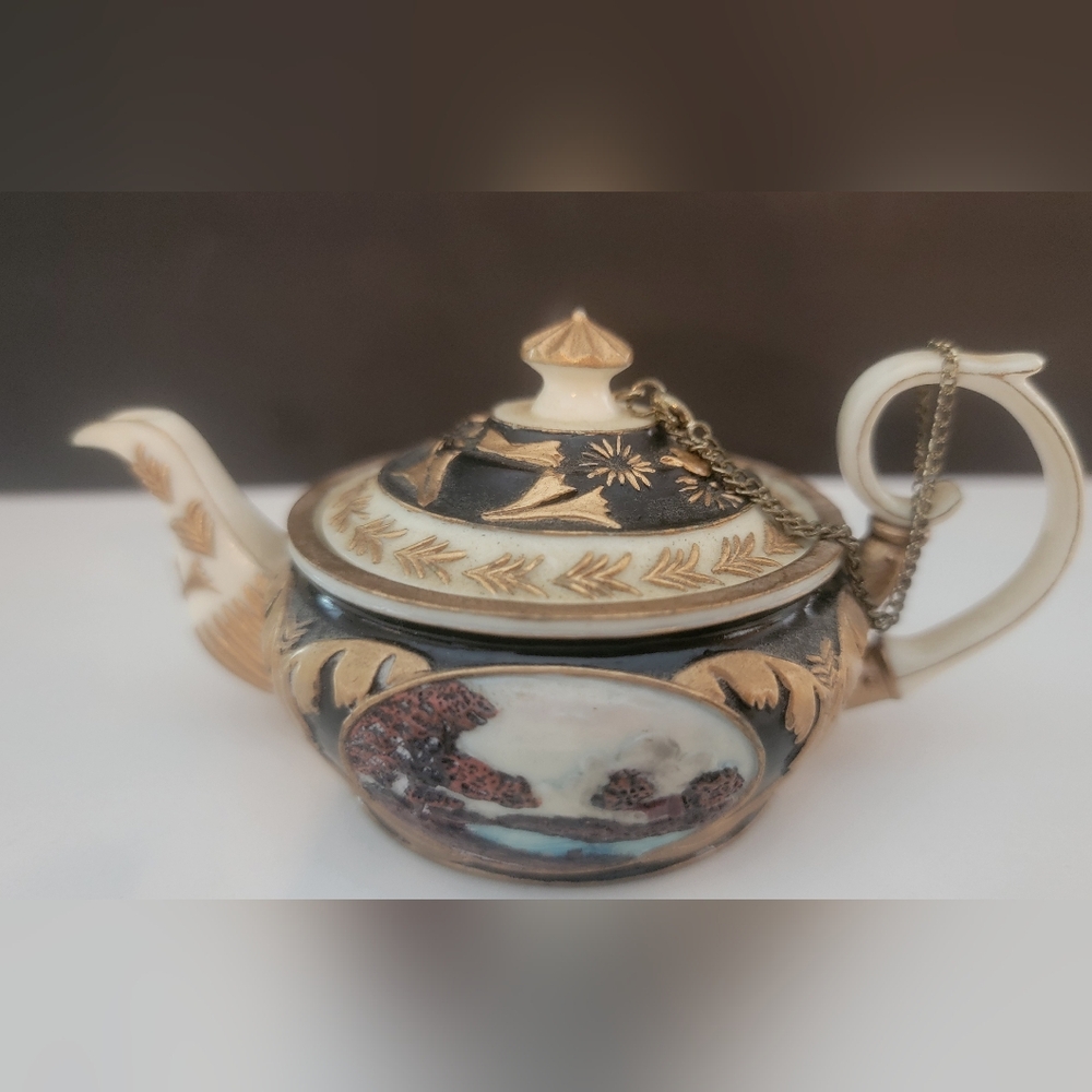 Vintage Nini Miniature English Imari Teapot Trinket Box w/Chain &Lid Handpainted